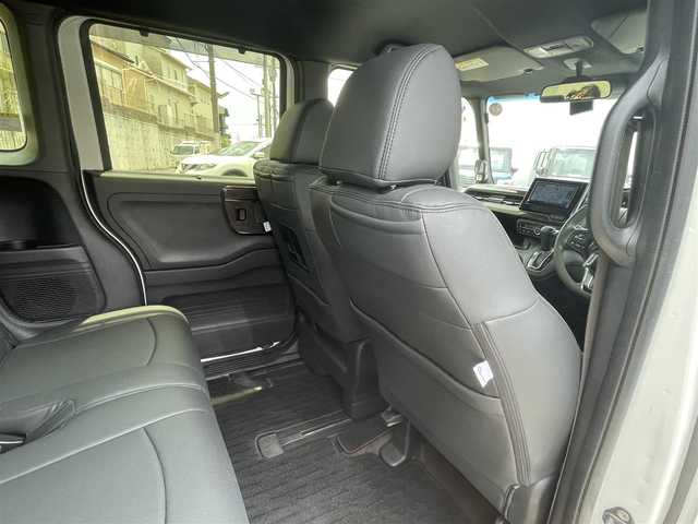 ホンダ Ｎ ＢＯＸ G EX ホンダセンシング 福岡県 2019(令1)年 10.1万km プラチナホワイトパール (株)IDOMが運営する【じしゃロン八幡西店】の自社ローン専用車両になります。こちらは現金またはオートローンご利用時の価格です。自社ローンご希望の方は別途その旨お申付けください。/衝突軽減システム/スマートキー/社外メモリナビ /フルセグ/Bluetooth/バックカメラ/両側パワースライドドア/レザー調シートカバー/ドライブレコーダー(Y-4K-02)/オートライト/LEDヘッドライト/ETC
