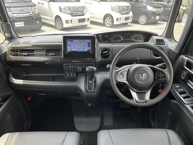 ホンダ Ｎ ＢＯＸ G EX ホンダセンシング 福岡県 2019(令1)年 10.1万km プラチナホワイトパール (株)IDOMが運営する【じしゃロン八幡西店】の自社ローン専用車両になります。こちらは現金またはオートローンご利用時の価格です。自社ローンご希望の方は別途その旨お申付けください。/衝突軽減システム/スマートキー/社外メモリナビ /フルセグ/Bluetooth/バックカメラ/両側パワースライドドア/レザー調シートカバー/ドライブレコーダー(Y-4K-02)/オートライト/LEDヘッドライト/ETC