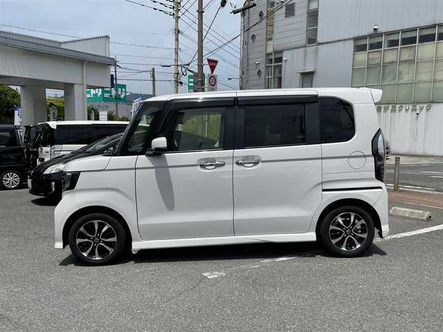 ホンダ Ｎ ＢＯＸ G EX ホンダセンシング 福岡県 2019(令1)年 10.1万km プラチナホワイトパール (株)IDOMが運営する【じしゃロン八幡西店】の自社ローン専用車両になります。こちらは現金またはオートローンご利用時の価格です。自社ローンご希望の方は別途その旨お申付けください。/衝突軽減システム/スマートキー/社外メモリナビ /フルセグ/Bluetooth/バックカメラ/両側パワースライドドア/レザー調シートカバー/ドライブレコーダー(Y-4K-02)/オートライト/LEDヘッドライト/ETC