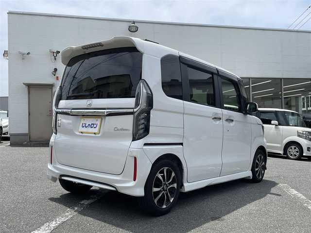 ホンダ Ｎ ＢＯＸ G EX ホンダセンシング 福岡県 2019(令1)年 10.1万km プラチナホワイトパール (株)IDOMが運営する【じしゃロン八幡西店】の自社ローン専用車両になります。こちらは現金またはオートローンご利用時の価格です。自社ローンご希望の方は別途その旨お申付けください。/衝突軽減システム/スマートキー/社外メモリナビ /フルセグ/Bluetooth/バックカメラ/両側パワースライドドア/レザー調シートカバー/ドライブレコーダー(Y-4K-02)/オートライト/LEDヘッドライト/ETC