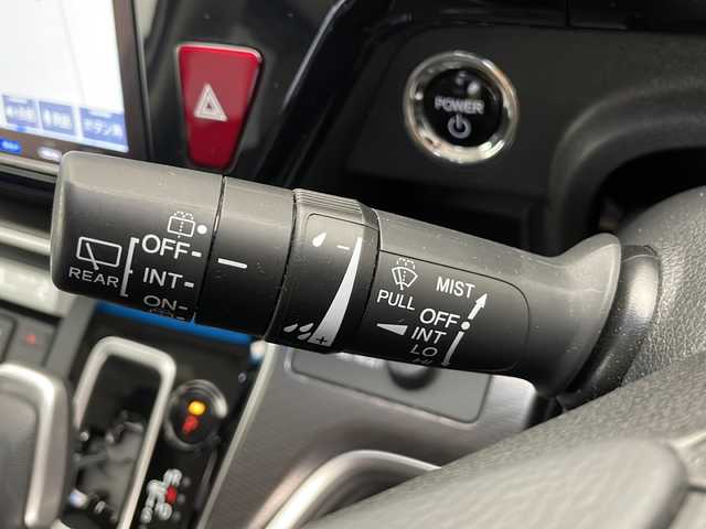 ホンダ ステップワゴン スパーダ eHEV G EXホンダS 長野県 2020(令2)年 5.6万km プラチナホワイトパール 純正9インチナビ&フルセグTV&CD&DVD&USB&BT/ホンダセンシング/アダプティブクルーズコントロール/レーンキープアシスト/車線逸脱警報/衝突軽減ブレーキ/先行車発進告知/標識認識機能/社外前後ドライブレコーダー/両側パワースライドドア/ハーフレザーシート/ステアリングスイッチ/2列目サンシェード/バックカメラ/ビルトインETC2.0/LEDヘッドライト/オートライト/電動格納ミラー/ウィンカーミラー/ドアミラーヒーター/電動ホールド/ブレーキホールド/純正16インチAW装着/純正フロアマット/純正ドアバイザー/プッシュスタート/スマートキー