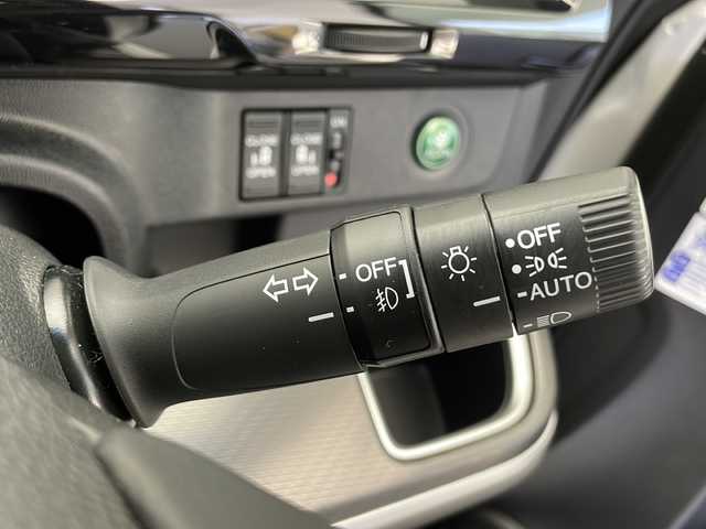 ホンダ ステップワゴン スパーダ eHEV G EXホンダS 長野県 2020(令2)年 5.6万km プラチナホワイトパール 純正9インチナビ&フルセグTV&CD&DVD&USB&BT/ホンダセンシング/アダプティブクルーズコントロール/レーンキープアシスト/車線逸脱警報/衝突軽減ブレーキ/先行車発進告知/標識認識機能/社外前後ドライブレコーダー/両側パワースライドドア/ハーフレザーシート/ステアリングスイッチ/2列目サンシェード/バックカメラ/ビルトインETC2.0/LEDヘッドライト/オートライト/電動格納ミラー/ウィンカーミラー/ドアミラーヒーター/電動ホールド/ブレーキホールド/純正16インチAW装着/純正フロアマット/純正ドアバイザー/プッシュスタート/スマートキー