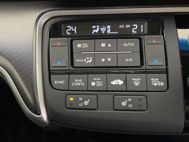 ホンダ ステップワゴン スパーダ eHEV G EXホンダS 長野県 2020(令2)年 5.6万km プラチナホワイトパール 純正9インチナビ&フルセグTV&CD&DVD&USB&BT/ホンダセンシング/アダプティブクルーズコントロール/レーンキープアシスト/車線逸脱警報/衝突軽減ブレーキ/先行車発進告知/標識認識機能/社外前後ドライブレコーダー/両側パワースライドドア/ハーフレザーシート/ステアリングスイッチ/2列目サンシェード/バックカメラ/ビルトインETC2.0/LEDヘッドライト/オートライト/電動格納ミラー/ウィンカーミラー/ドアミラーヒーター/電動ホールド/ブレーキホールド/純正16インチAW装着/純正フロアマット/純正ドアバイザー/プッシュスタート/スマートキー