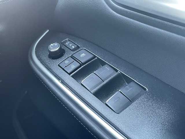 トヨタ ヴォクシー S－Z 静岡県 2022(令4)年 1.6万km グリッターブラックガラスフレーク ●ナビ付純正ディスプレイオーディオ/(Bluetooth)/●ハーフレザーシート/●D＋N席シートヒーター/●全方位カメラ/●パーキングアシスト/●レーダークルーズコントロール/●ブラインドスポットモニター/●衝突被害軽減システム/●レーンキープアシスト/●前後コーナーセンサー/●電動パーキングブレーキ/●オートブレーキホールド/●二眼LEDライト/●オートライト/●オートマチックハイビーム/●革巻きステアリング/●ステアリングヒーター/●ステアリングスイッチ/●ETC/●前後ドライブレコーダー/●電動リアゲート/●レベライザー/●ドアバイザー/●スマートキー/●プッシュスタート/●純正１７インチアルミホイール/●W＋サイドSRS＋ABS/●車両取扱説明書/●ディスプレイオーディオ取扱説明書