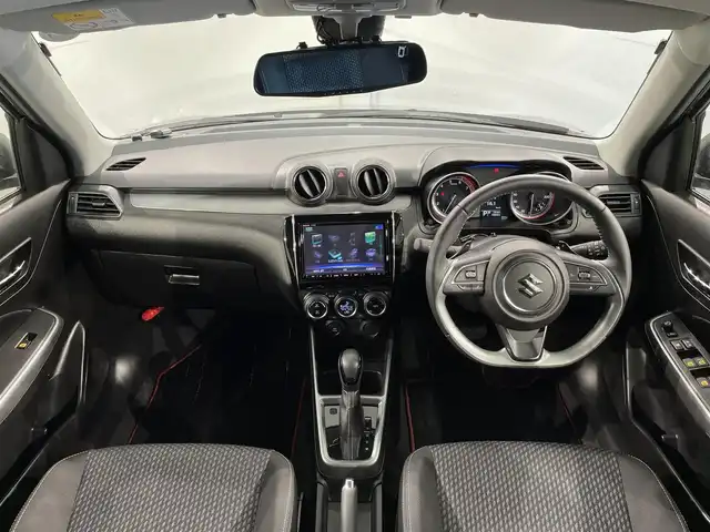 スズキ スイフト RS 愛知県 2018(平30)年 1.3万km プレミアムシルバーメタリック 純正８インチナビ/衝突軽減ブレーキ/レーダークルーズコントロール/車線逸脱警報/シートヒーター/パドルシフト/前後ドライブレコーダー/ビルトインＥＴＣ/バックカメラ/アクセサリーソケット/純正16インチアルミホイール/純正フロアマット/ＬＥＤヘッドライト