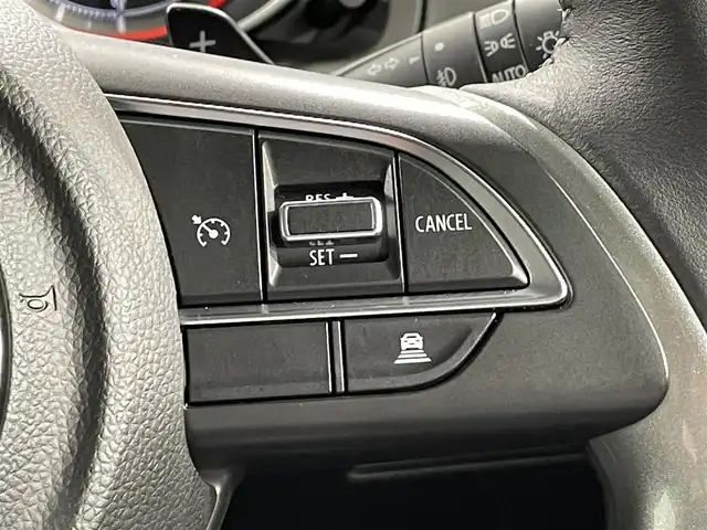 スズキ スイフト RS 愛知県 2018(平30)年 1.3万km プレミアムシルバーメタリック 純正８インチナビ/衝突軽減ブレーキ/レーダークルーズコントロール/車線逸脱警報/シートヒーター/パドルシフト/前後ドライブレコーダー/ビルトインＥＴＣ/バックカメラ/アクセサリーソケット/純正16インチアルミホイール/純正フロアマット/ＬＥＤヘッドライト