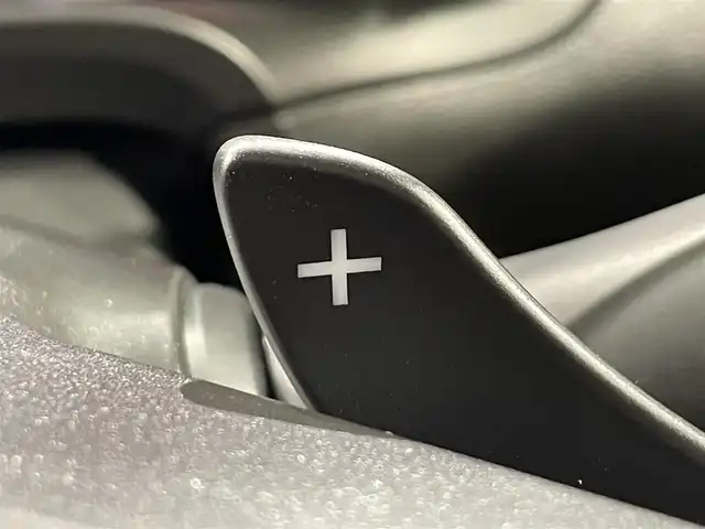 スズキ スイフト RS 愛知県 2018(平30)年 1.3万km プレミアムシルバーメタリック 純正８インチナビ/衝突軽減ブレーキ/レーダークルーズコントロール/車線逸脱警報/シートヒーター/パドルシフト/前後ドライブレコーダー/ビルトインＥＴＣ/バックカメラ/アクセサリーソケット/純正16インチアルミホイール/純正フロアマット/ＬＥＤヘッドライト