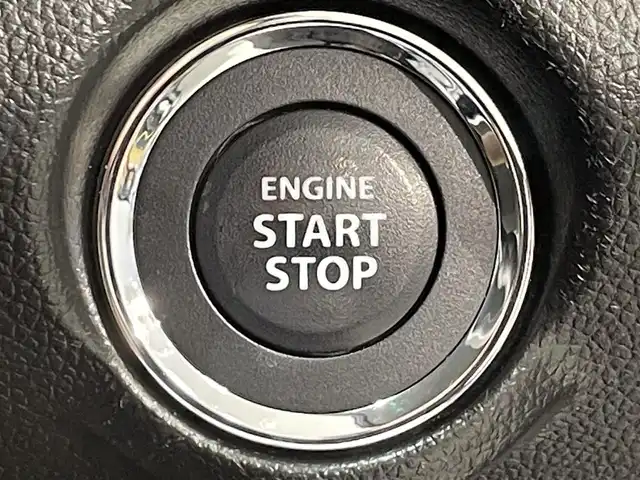 スズキ スイフト RS 愛知県 2018(平30)年 1.3万km プレミアムシルバーメタリック 純正８インチナビ/衝突軽減ブレーキ/レーダークルーズコントロール/車線逸脱警報/シートヒーター/パドルシフト/前後ドライブレコーダー/ビルトインＥＴＣ/バックカメラ/アクセサリーソケット/純正16インチアルミホイール/純正フロアマット/ＬＥＤヘッドライト