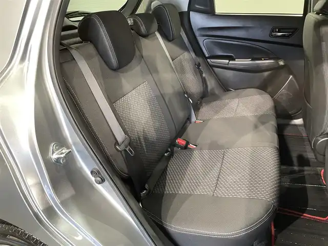 スズキ スイフト RS 愛知県 2018(平30)年 1.3万km プレミアムシルバーメタリック 純正８インチナビ/衝突軽減ブレーキ/レーダークルーズコントロール/車線逸脱警報/シートヒーター/パドルシフト/前後ドライブレコーダー/ビルトインＥＴＣ/バックカメラ/アクセサリーソケット/純正16インチアルミホイール/純正フロアマット/ＬＥＤヘッドライト