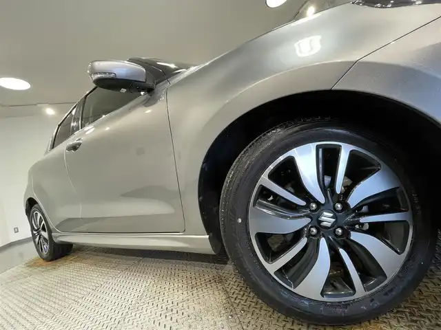 スズキ スイフト RS 愛知県 2018(平30)年 1.3万km プレミアムシルバーメタリック 純正８インチナビ/衝突軽減ブレーキ/レーダークルーズコントロール/車線逸脱警報/シートヒーター/パドルシフト/前後ドライブレコーダー/ビルトインＥＴＣ/バックカメラ/アクセサリーソケット/純正16インチアルミホイール/純正フロアマット/ＬＥＤヘッドライト