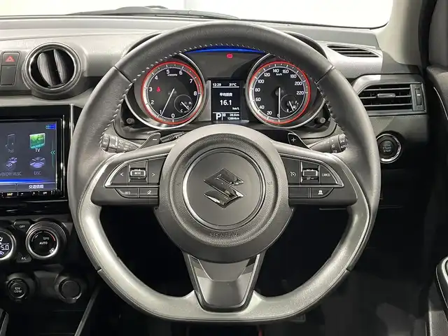 スズキ スイフト RS 愛知県 2018(平30)年 1.3万km プレミアムシルバーメタリック 純正８インチナビ/衝突軽減ブレーキ/レーダークルーズコントロール/車線逸脱警報/シートヒーター/パドルシフト/前後ドライブレコーダー/ビルトインＥＴＣ/バックカメラ/アクセサリーソケット/純正16インチアルミホイール/純正フロアマット/ＬＥＤヘッドライト