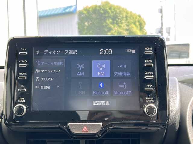 トヨタ ヤリス ハイブリッド G 山形県 2022(令4)年 1.1万km アバンギャルドブロンズメタリック 4WD/衝突被害軽減システム/トヨタセーフティーセンス/純正ナビ/BSM/レーダークルーズコントロール/コーナーセンサー/純正ドライブレコーダー/ステアリングスイッチ/寒冷地仕様/フロントワイパーデアイサー/ビルトインETC/100V充電/純正フロアマット/電動格納ミラー/ウィンカーミラー/ドアバイザー/社外AW＋スタッドレス(6mm・R15)車載/スマートキー/スペアキー