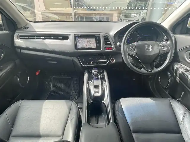 ホンダ ヴェゼル ハイブリッド Z 岐阜県 2014(平26)年 11.2万km モルフォブルーP (株)IDOMが運営する【じしゃロン多治見店】の自社ローン専用車両になります。こちらは現金またはオートローンご利用時の価格です。自社ローンご希望の方は別途その旨お申付け下さい。/純正ナビ/（CD/DVD/Bluetooth/フルセグテレビ)/バックカメラ/ビルトインETC/アイドリングストップ/シートヒーター/プッシュスタート/横滑り防止/衝突被害軽減ブレーキ/ドアバイザー/クルーズコントロール/ISOFIX