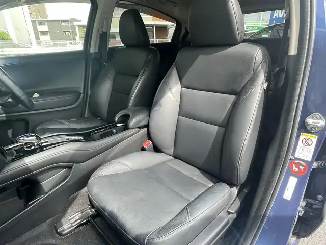 ホンダ ヴェゼル ハイブリッド Z 岐阜県 2014(平26)年 11.2万km モルフォブルーP (株)IDOMが運営する【じしゃロン多治見店】の自社ローン専用車両になります。こちらは現金またはオートローンご利用時の価格です。自社ローンご希望の方は別途その旨お申付け下さい。/純正ナビ/（CD/DVD/Bluetooth/フルセグテレビ)/バックカメラ/ビルトインETC/アイドリングストップ/シートヒーター/プッシュスタート/横滑り防止/衝突被害軽減ブレーキ/ドアバイザー/クルーズコントロール/ISOFIX