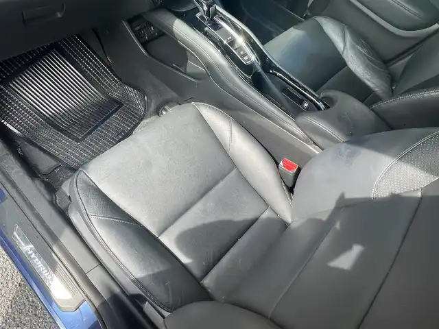 ホンダ ヴェゼル ハイブリッド Z 岐阜県 2014(平26)年 11.2万km モルフォブルーP (株)IDOMが運営する【じしゃロン多治見店】の自社ローン専用車両になります。こちらは現金またはオートローンご利用時の価格です。自社ローンご希望の方は別途その旨お申付け下さい。/純正ナビ/（CD/DVD/Bluetooth/フルセグテレビ)/バックカメラ/ビルトインETC/アイドリングストップ/シートヒーター/プッシュスタート/横滑り防止/衝突被害軽減ブレーキ/ドアバイザー/クルーズコントロール/ISOFIX