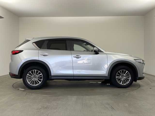 マツダ ＣＸ－５ XD プロアクティブ 兵庫県 2018(平30)年 5.2万km ソニックシルバーM ・純正ナビ（フルセグ・BT・DVD・CD・SD）/・バックカメラ/・サイドカメラ/・レーダークルーズコントロール/・レーンキープアシスト/・BSM/・交通標識認識システム/・ドライバーアテンションアラート/・パーキングセンサー/・車間認識支援システム/・横滑り防止装置/・衝突軽減ブレーキ/・電動リアゲート/・LEDオートライト/・オートマチックハイビーム/・純正17インチアルミホイール/・純正フロアマット/・社外スタッドレスタイヤ車載/・ETC/・純正ドライブレコーダー/・W＋サイドエアバック/・カーテンエアバック/・スマートキー/・プッシュスタート