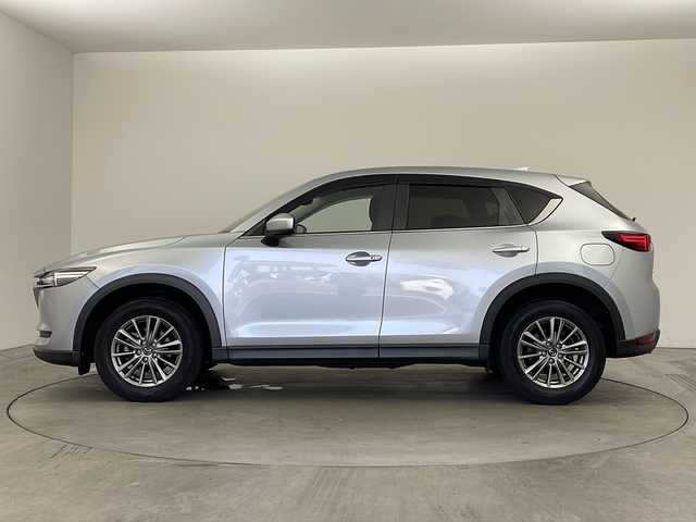 マツダ ＣＸ－５ XD プロアクティブ 兵庫県 2018(平30)年 5.2万km ソニックシルバーM ・純正ナビ（フルセグ・BT・DVD・CD・SD）/・バックカメラ/・サイドカメラ/・レーダークルーズコントロール/・レーンキープアシスト/・BSM/・交通標識認識システム/・ドライバーアテンションアラート/・パーキングセンサー/・車間認識支援システム/・横滑り防止装置/・衝突軽減ブレーキ/・電動リアゲート/・LEDオートライト/・オートマチックハイビーム/・純正17インチアルミホイール/・純正フロアマット/・社外スタッドレスタイヤ車載/・ETC/・純正ドライブレコーダー/・W＋サイドエアバック/・カーテンエアバック/・スマートキー/・プッシュスタート