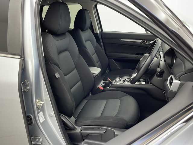 マツダ ＣＸ－５ XD プロアクティブ 兵庫県 2018(平30)年 5.2万km ソニックシルバーM ・純正ナビ（フルセグ・BT・DVD・CD・SD）/・バックカメラ/・サイドカメラ/・レーダークルーズコントロール/・レーンキープアシスト/・BSM/・交通標識認識システム/・ドライバーアテンションアラート/・パーキングセンサー/・車間認識支援システム/・横滑り防止装置/・衝突軽減ブレーキ/・電動リアゲート/・LEDオートライト/・オートマチックハイビーム/・純正17インチアルミホイール/・純正フロアマット/・社外スタッドレスタイヤ車載/・ETC/・純正ドライブレコーダー/・W＋サイドエアバック/・カーテンエアバック/・スマートキー/・プッシュスタート