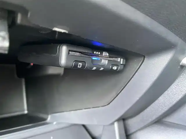 ルノー ルーテシア ルノー スポール 福岡県 2019(令1)年 5.1万km 黄 ・クルーズコントロール/・純正ナビ/USB/BT/・バックカメラ/・ETC/・純正18AW/・保証書/・取扱説明書/・記録簿
