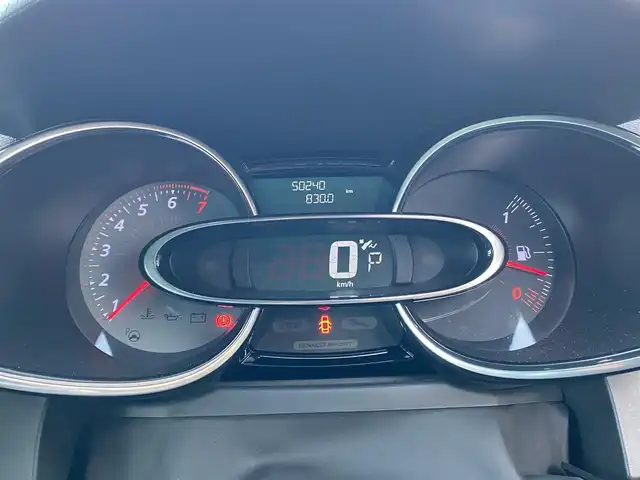ルノー ルーテシア ルノー スポール 福岡県 2019(令1)年 5.1万km 黄 ・クルーズコントロール/・純正ナビ/USB/BT/・バックカメラ/・ETC/・純正18AW/・保証書/・取扱説明書/・記録簿
