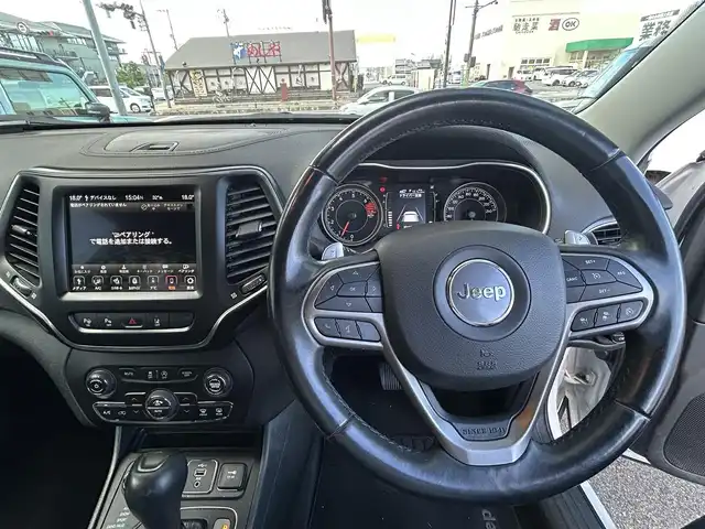 クライスラー・ジープ ジープ チェロキー ロンジチュード 奈良県 2020(令2)年 3.4万km ブライトホワイト １オーナー/純正メーカーナビ/BT/USB/TV//ルーフレール/衝突軽減システム/コーナーセンサー/レーダークルコン/横滑り防止装置/バックカメラ/ETC/レザーシート/パワーシート/MTモード付AT/アイドリングストップ/サイドエアバック/オートLEDライト/純正フロアマット/保証書・取説・スペアキー付