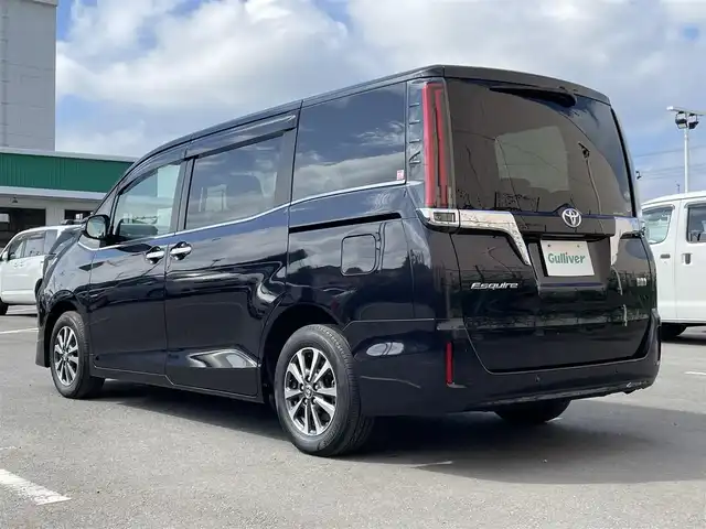 トヨタ エスクァイア ハイブリッド Gi 東京都 2021(令3)年 3万km スパークリングブラックパールクリスタルシャイン トヨタセーフティセンス/純正ナビ（NSZT-W68T）/Bluetooth/CD/DVD/バックカメラ/ETC2.0/フルセグテレビ/前後ドライブレコーダー（DC-DR652）/純正フロアマット/レザーシート/シートヒーターD+N席/両側パワースライドドア/15インチアルミホイール/前後コーナーセンサー/純正LEDヘッドライト/オートライト/オートマチックハイビーム