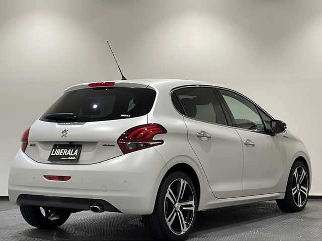 プジョー ２０８ GT ライン アイスエディション 新潟県 2016(平28)年 1.9万km 白 240台限定車/純正ディスプレイオーディオ/ETC/ドライブレコーダー/ハーフレザーシート/専用17インチアルミホイール/専用エンブレム/バッジ/フロアマット
