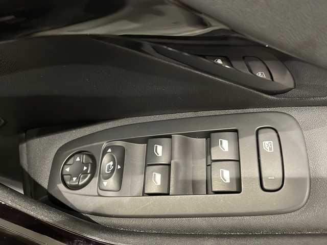 プジョー ２０８ GT ライン アイスエディション 新潟県 2016(平28)年 1.9万km 白 240台限定車/純正ディスプレイオーディオ/ETC/ドライブレコーダー/ハーフレザーシート/専用17インチアルミホイール/専用エンブレム/バッジ/フロアマット