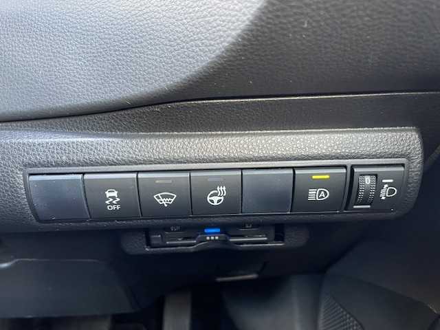 トヨタ カローラ スポーツ G 青森県 2019(令1)年 2.2万km ホワイトパールクリスタルシャイン ４WD/純正ナビ(BT/フルセグ/DVD/CD/ラジオ)/寒冷地仕様/ステアリングヒーター/バックカメラ/フロントワイパーデアイサー/トヨタプリクラッシュセーフティ/アダプティブクルーズコントロール/オートマチックハイビーム/レーンアシスト/オートライト/LEDヘッドライト/ETC/ヘッドライトレベライザー/ドライブレコーダー(前方)/新車時保証書/取扱説明書