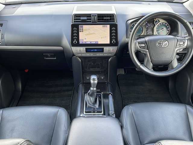 トヨタ ランドクルーザー プラド TX Lパッケージ ブラックED 道東・釧路十勝 2021(令3)年 4.2万km ブラック ・4WD/・7人乗り/・JAOS製BATTLEZ リフトアップセット/・9型ディスプレイオーディオ＋T-コネクトナビキット/（AM/FM/BT/USB/Miracast/フルセグTV）/・スーパーライブサウンドシステム/・Toyota Safety Sense/・マルチテレインモニター/・ブラインドスポットモニター/・レーダークルーズコントロール/・クリアランスソナー/・黒レザーシート/・パワーシート/シートヒーター/エアシート/・ルーフレール/・ルーフキャリア/・サイドステップ/・ヒッチメンバー/・リアラダー/・オートハイビーム/・LEDヘッドライト/・ビルトインETC 2.0