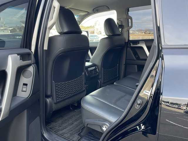 トヨタ ランドクルーザー プラド TX Lパッケージ ブラックED 道東・釧路十勝 2021(令3)年 4.2万km ブラック ・4WD/・7人乗り/・JAOS製BATTLEZ リフトアップセット/・9型ディスプレイオーディオ＋T-コネクトナビキット/（AM/FM/BT/USB/Miracast/フルセグTV）/・スーパーライブサウンドシステム/・Toyota Safety Sense/・マルチテレインモニター/・ブラインドスポットモニター/・レーダークルーズコントロール/・クリアランスソナー/・黒レザーシート/・パワーシート/シートヒーター/エアシート/・ルーフレール/・ルーフキャリア/・サイドステップ/・ヒッチメンバー/・リアラダー/・オートハイビーム/・LEDヘッドライト/・ビルトインETC 2.0