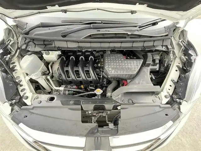 日産 セレナ ハイウェイスター 千葉県 2017(平29)年 6.2万km ブリリアントホワイトパール 禁煙車/プロパイロット/純正9インチナビ/・型式：MM516D-L/・CD/DVD/フルセグTV/Bluetooth/地図SD欠品のため確認できず/アラウンドビューモニター/デジタルインナーミラー/パーキングアシスト/電子パーキングブレーキ/オートブレーキホールド/コーナーセンサー/ビルトインETC/両側パワースライドドア/エマージェンシーブレーキ/純正フロアマット/純正16インチアルミホイール/プッシュスタート/スマートキー/スペアキー1本