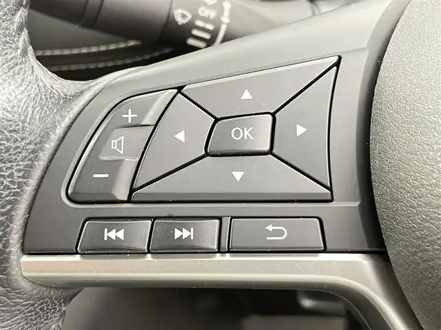 日産 セレナ ハイウェイスター 千葉県 2017(平29)年 6.2万km ブリリアントホワイトパール 禁煙車/プロパイロット/純正9インチナビ/・型式：MM516D-L/・CD/DVD/フルセグTV/Bluetooth/地図SD欠品のため確認できず/アラウンドビューモニター/デジタルインナーミラー/パーキングアシスト/電子パーキングブレーキ/オートブレーキホールド/コーナーセンサー/ビルトインETC/両側パワースライドドア/エマージェンシーブレーキ/純正フロアマット/純正16インチアルミホイール/プッシュスタート/スマートキー/スペアキー1本