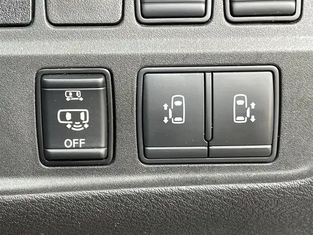 日産 セレナ e－パワー ハイウェイスター V 東京都 2020(令2)年 5.7万km ブリリアントシルバー ＴＶ　/Ｂｌｕｅｔｏｏｔｈ　/両側電動スライドドア　/アラウンドビューモニター　/エマージェンシーブレーキ　/ＬＥＤヘッドライト　/シートヒーター/ステアリングヒーター/LEDヘッドライト