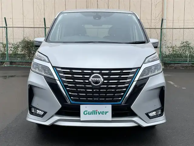 日産 セレナ e－パワー ハイウェイスター V 東京都 2020(令2)年 5.7万km ブリリアントシルバー ＴＶ　/Ｂｌｕｅｔｏｏｔｈ　/両側電動スライドドア　/アラウンドビューモニター　/エマージェンシーブレーキ　/ＬＥＤヘッドライト　/シートヒーター/ステアリングヒーター/LEDヘッドライト