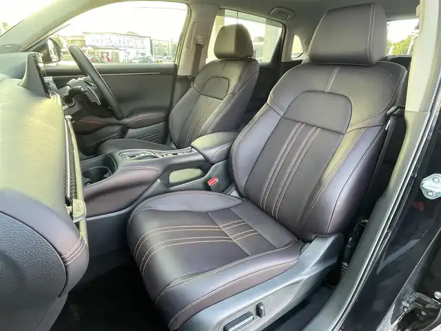 ホンダ ＺＲ－Ｖ ハイブリッド e:HEV Z 福岡県 2024(令6)年 0.6万km クリスタルブラックパール ワンオーナー/BOSEプレミアムサウンド/純正9インチディスプレイオーディオ/　(AM/FM/Bluetooth/フルセグTV/ナビ)/マルチビューカメラ/バック/フロント/サイドカメラ/ホンダセンシング/・衝突軽減ブレーキ/・踏み間違い衝突軽減/・路外逸脱抑制/・歩行者事故低減ステアリング/・先行車発進お知らせ/・標識認識/・オートハイビーム/・アダプティブドライビングビーム/・ブラインドスポットインフォメーション/・パーキングセンサー/・アダプティブクルーズコントロール(渋滞追従機能付)/・車線維持支援/・トラフィックジャムアシスト/横滑り防止/ヒルディセントコントロール/純正18インチアルミホイール/パワーバックドア/パドルシフト/革巻きステアリング/ステアリングスイッチ/ステアリングヒーター/茶色レザーシート/シートメモリー(D)/シートヒーター付きパワーシート(D/N)/コムテック前後ドライブレコーダー【AG425-DRC】/純正ナビ連動型ビルトインETC2.0/純正フロアマット/置くだけ充電/USB端子、タイプC端子/ISOFIX/スペアキー×1/保証書/取扱説明書/ナビ取扱説明書