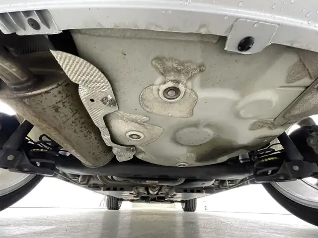 フォルクスワーゲン ポロ TSIハイライン 福島県 2016(平28)年 9.7万km ホワイトシルバーメタリック 純正8インチナビ/・フルセグTV/BT/SD/CD/DVD/VTR/USB/FM/AM/バックカメラ/追従走行付きクルーズコントロール/LEDオートライト/・フォグランプ/ハーフレザー/・シートヒーター/純正16インチアルミホイール付きサマータイヤ/ETC/革ステアリング/・ステアリングスイッチ/MTモード付AT/・パドルシフト/純正フロアマット/ウィンカーミラー/・オートミラー/リモコンキー