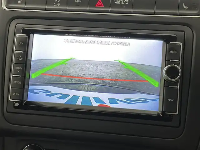 フォルクスワーゲン ポロ TSIハイライン 福島県 2016(平28)年 9.7万km ホワイトシルバーメタリック 純正8インチナビ/・フルセグTV/BT/SD/CD/DVD/VTR/USB/FM/AM/バックカメラ/追従走行付きクルーズコントロール/LEDオートライト/・フォグランプ/ハーフレザー/・シートヒーター/純正16インチアルミホイール付きサマータイヤ/ETC/革ステアリング/・ステアリングスイッチ/MTモード付AT/・パドルシフト/純正フロアマット/ウィンカーミラー/・オートミラー/リモコンキー