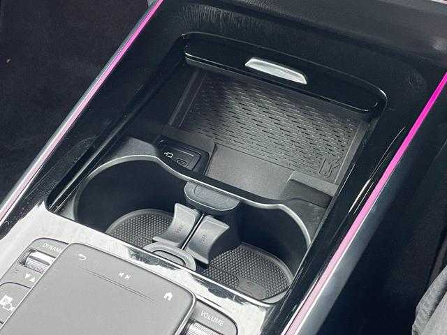 メルセデス・ベンツ Ｍ・ベンツ ＧＬＢ２００ｄ 4マチック 埼玉県 2021(令3)年 3.2万km ポーラホワイト パノラマサンルーフ/レザーエクスクルーシブＰＫＧ/アドバンスドＰＫＧ/ＡＣＣ/純正HDDナビ/（Bluetooth/USB/フルセグ）/６４色アンビエントライト/ＨＵＤ/シートヒーター/レーンキープ/純正１７インチアルミホイール/ＬＥＤヘッドライト