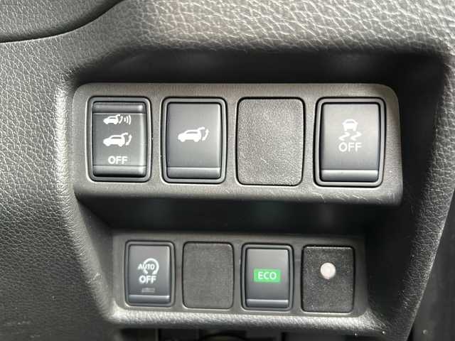 日産 エクストレイル 20Xtt エマージェンシーブレーキ 静岡県 2017(平29)年 9.3万km ダークブルー 純正SDナビ/・CD/・DVD/・フルセグＴＶ/・Bluetooth/・AM/・FM/主要装備/・ルーフキャリア/・衝突軽減/・レーンキープ/・クルコン/・コーナーセンサー後/・全方位カメラ/・BSM/・パワーバックドア/・レザーシート/・シートヒーターD/N席/・ステリモ/・LEDヘッドライト/・オートライト/・TVキャンセラー/・ヒーテッドドアミラー/・ワンオーナー