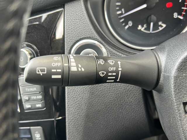 日産 エクストレイル 20Xtt エマージェンシーブレーキ 静岡県 2017(平29)年 9.3万km ダークブルー 純正SDナビ/・CD/・DVD/・フルセグＴＶ/・Bluetooth/・AM/・FM/主要装備/・ルーフキャリア/・衝突軽減/・レーンキープ/・クルコン/・コーナーセンサー後/・全方位カメラ/・BSM/・パワーバックドア/・レザーシート/・シートヒーターD/N席/・ステリモ/・LEDヘッドライト/・オートライト/・TVキャンセラー/・ヒーテッドドアミラー/・ワンオーナー