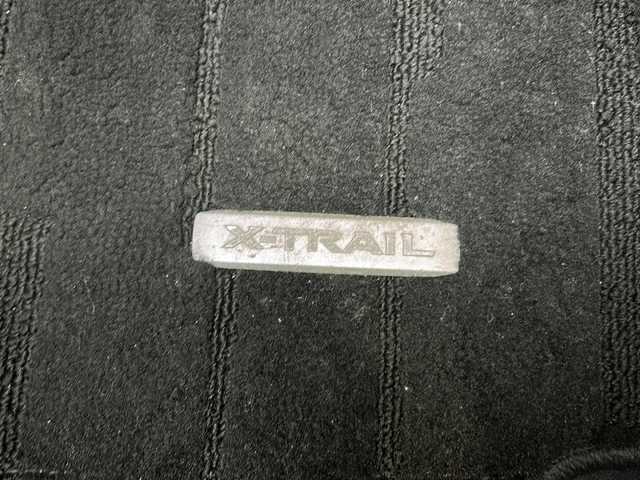 日産 エクストレイル 20Xtt エマージェンシーブレーキ 静岡県 2017(平29)年 9.3万km ダークブルー 純正SDナビ/・CD/・DVD/・フルセグＴＶ/・Bluetooth/・AM/・FM/主要装備/・ルーフキャリア/・衝突軽減/・レーンキープ/・クルコン/・コーナーセンサー後/・全方位カメラ/・BSM/・パワーバックドア/・レザーシート/・シートヒーターD/N席/・ステリモ/・LEDヘッドライト/・オートライト/・TVキャンセラー/・ヒーテッドドアミラー/・ワンオーナー