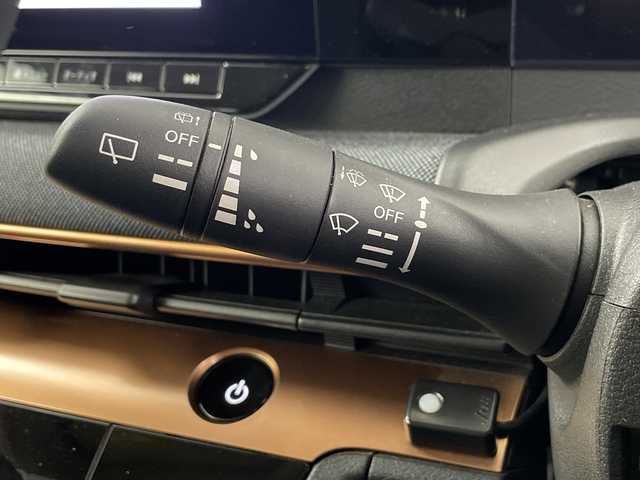 日産 サクラ G 埼玉県 2023(令5)年 1.7万km アメジストブラック/シルキーホワイト 純正ナビ/(Bluetooth/USB/Apple Car Play/AM/FM)/地デジフルセグ/全方位カメラ/前後ドライブレコーダー/プロパイロット/e-pedal/ドライブモードセレクト/オートブレーキホールド/電子パーキングシステム/オートブレーキホールド/運転席・助手席シートヒーター/ステアリングヒーター/プッシュスタート/ステアリングリモコン/フロント・リヤフォグ/純正フロアマット/純正ドアバイザー/純正14インチアルミホイール