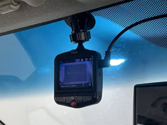 ホンダ フィット RS 滋賀県 2011(平23)年 6.5万km クリスタルブラックパール ビルトインETC/本革巻きステアリング/パドルシフト/ステアリングスイッチ/ドライブレコーダー/電動格納ミラー/ドアバイザー/リアワイパー/純正フロアマット/純正16インチアルミホイール/スペアキー/リモコンキー