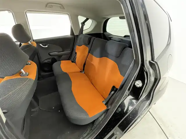 ホンダ フィット RS 滋賀県 2011(平23)年 6.5万km クリスタルブラックパール ビルトインETC/本革巻きステアリング/パドルシフト/ステアリングスイッチ/ドライブレコーダー/電動格納ミラー/ドアバイザー/リアワイパー/純正フロアマット/純正16インチアルミホイール/スペアキー/リモコンキー