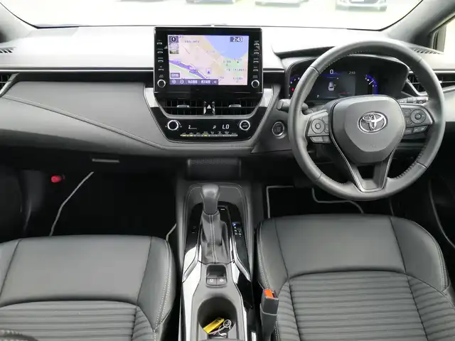 トヨタ カローラツーリング ダブルバイビー 千葉県 2021(令3)年 2.1万km ホワイトパールクリスタルシャイン Toyota Safety Sense/・プリクラッシュセーフティ/・レーンディパーチャーアラート/・オートハイビーム/・レーダークルーズコントロール/・ブラインドスポットモニタリング/・RCTA（リヤクロストラフィックアラート）/ハーフレザーシート/純正コネクティッドナビ/地デジTV/【Bluetooth接続】/バックカメラ/ドライブレコーダー（DC-DR652）/革巻きステアリング/ステアリングスイッチ/ETC（2.0）/LEDヘッドライト/フォグライト/ウインカーミラー/コーナーセンサー/純正17インチアルミホイル/サイド/カーテンエアバッグ/スマートキー