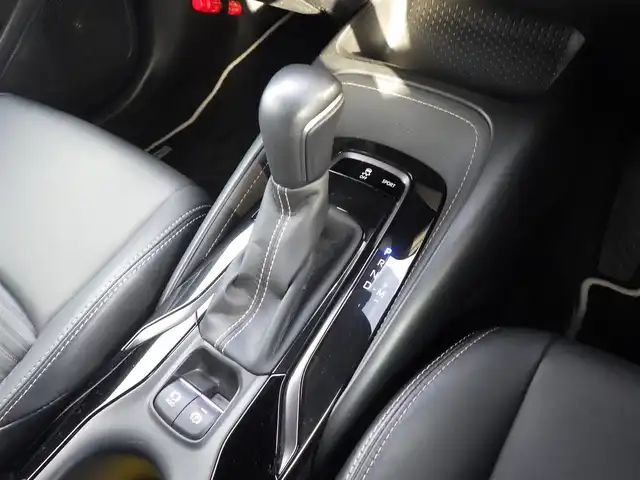 トヨタ カローラツーリング ダブルバイビー 千葉県 2021(令3)年 2.1万km ホワイトパールクリスタルシャイン Toyota Safety Sense/・プリクラッシュセーフティ/・レーンディパーチャーアラート/・オートハイビーム/・レーダークルーズコントロール/・ブラインドスポットモニタリング/・RCTA（リヤクロストラフィックアラート）/ハーフレザーシート/純正コネクティッドナビ/地デジTV/【Bluetooth接続】/バックカメラ/ドライブレコーダー（DC-DR652）/革巻きステアリング/ステアリングスイッチ/ETC（2.0）/LEDヘッドライト/フォグライト/ウインカーミラー/コーナーセンサー/純正17インチアルミホイル/サイド/カーテンエアバッグ/スマートキー