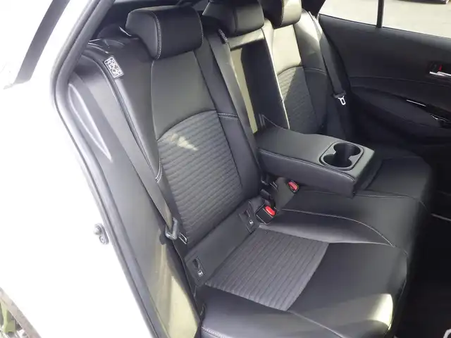 トヨタ カローラツーリング ダブルバイビー 千葉県 2021(令3)年 2.1万km ホワイトパールクリスタルシャイン Toyota Safety Sense/・プリクラッシュセーフティ/・レーンディパーチャーアラート/・オートハイビーム/・レーダークルーズコントロール/・ブラインドスポットモニタリング/・RCTA（リヤクロストラフィックアラート）/ハーフレザーシート/純正コネクティッドナビ/地デジTV/【Bluetooth接続】/バックカメラ/ドライブレコーダー（DC-DR652）/革巻きステアリング/ステアリングスイッチ/ETC（2.0）/LEDヘッドライト/フォグライト/ウインカーミラー/コーナーセンサー/純正17インチアルミホイル/サイド/カーテンエアバッグ/スマートキー