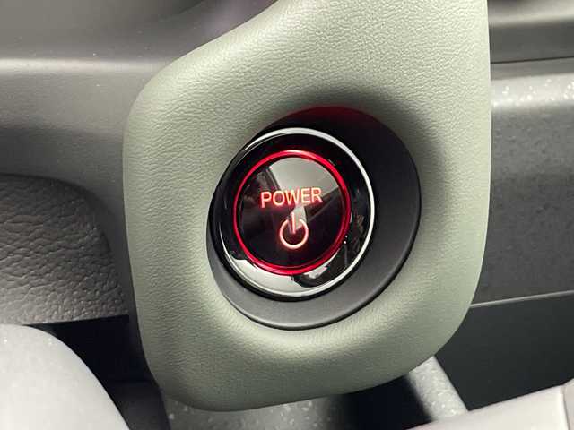 ホンダ フリード ハイブリット e:HEV クロスター 愛知県 2025(令7)年 0.1千km プラチナホワイトパール 登録済未使用車/純正9インチメモリナビ　LXM-242ZFNI/フルセグTV/USB/BT/AM/FM/Apple Car Play/Android Auto/バックカメラ/ハーフレザーシート/シートヒーター　D/N席/ホンダセンシング/衝突軽減ブレーキ（CMBS/車線維持支援システム（LKAS/路外逸脱抑制機能/先行車発進お知らせ機能/渋滞追従機能付アダプティブクルーズコントロール（ACC/オートハイビーム（AHB/誤発進抑制機能/ブラインドスポットインフォメーション（BSI/標識認識/リアクーラー機能/スマートキー/プッシュスタート/ルーフレール/USBポート/革巻きステアリング/LEDオートライト/LEDフォグランプ/電動格納ミラー/純正15インチAW