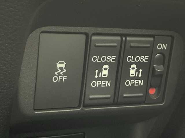 ホンダ フリード ハイブリット e:HEV クロスター 愛知県 2025(令7)年 0.1千km プラチナホワイトパール 登録済未使用車/純正9インチメモリナビ　LXM-242ZFNI/フルセグTV/USB/BT/AM/FM/Apple Car Play/Android Auto/バックカメラ/ハーフレザーシート/シートヒーター　D/N席/ホンダセンシング/衝突軽減ブレーキ（CMBS/車線維持支援システム（LKAS/路外逸脱抑制機能/先行車発進お知らせ機能/渋滞追従機能付アダプティブクルーズコントロール（ACC/オートハイビーム（AHB/誤発進抑制機能/ブラインドスポットインフォメーション（BSI/標識認識/リアクーラー機能/スマートキー/プッシュスタート/ルーフレール/USBポート/革巻きステアリング/LEDオートライト/LEDフォグランプ/電動格納ミラー/純正15インチAW